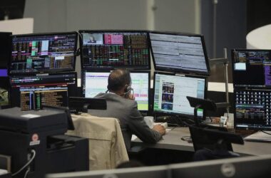 Dax startet klar im Plus - gemischte Bilanzen bei Tech-Riesen