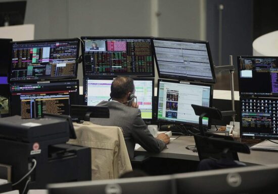 Dax startet klar im Plus - gemischte Bilanzen bei Tech-Riesen