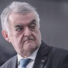 NRW-Innenminister sieht steigende Gewaltbereitschaft der Jugend