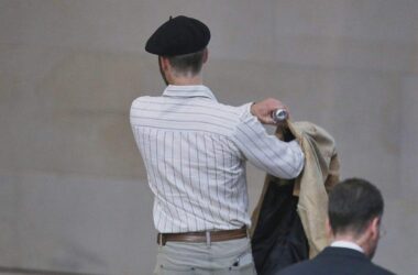 Klöckner verteidigt Rauswurf von Linken-Abgeordnetem mit Mütze