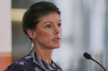 Wagenknecht fordert Ukraine zu Verzicht auf Nato-Beitritt auf