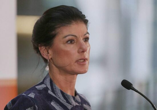 Wagenknecht fordert Ukraine zu Verzicht auf Nato-Beitritt auf