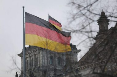 Bestsellerautorin Kinkel sieht Freiheit in Gefahr