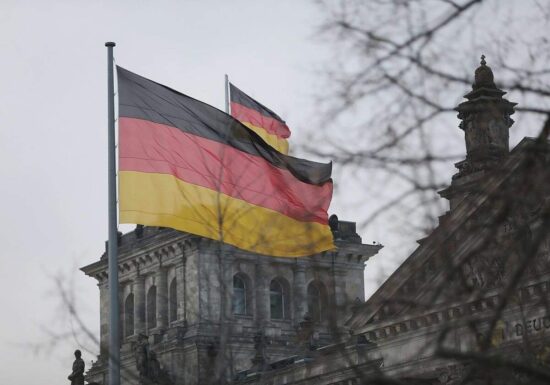 Bestsellerautorin Kinkel sieht Freiheit in Gefahr
