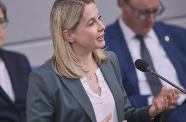 Neue Bauministerin Hubertz outet sich als Airbnb-Fan