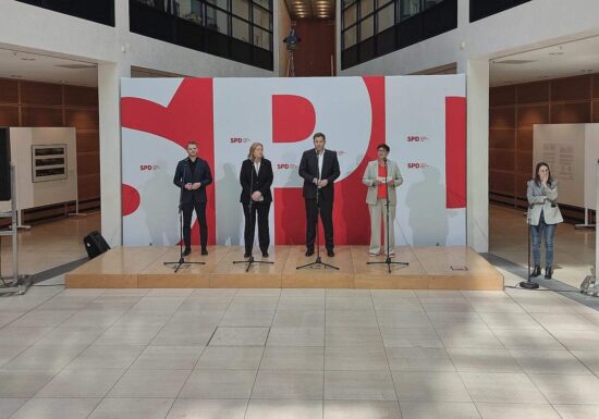 Bas sieht sich bei SPD-Vorsitz vor "historischer Aufgabe"