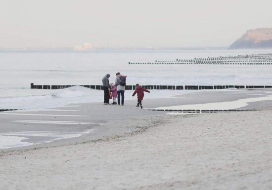 Studie: Kinder unterschätzen Gefahren im Wasser
