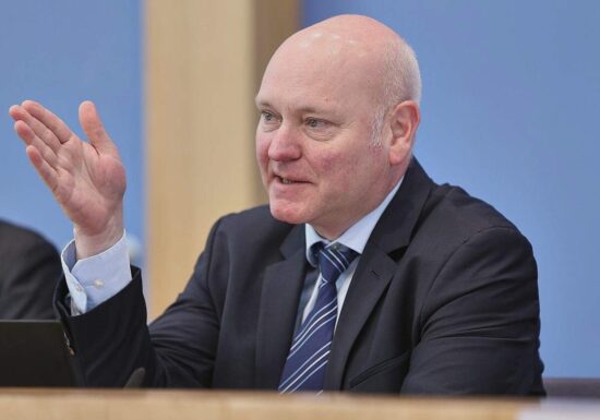 Truger: Mindestlohn notfalls "per Gesetz auf 15 Euro anheben"