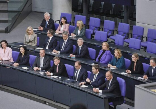 Klöckner rügt Bundesregierung für mangelnde Präsenz im Parlament