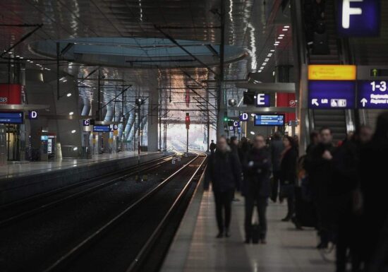 Linke fordert von Bahn Preismoratorium in den Ferien