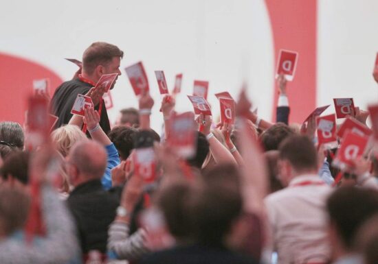 SPD-Parteitag stimmt für Vorbereitung eines AfD-Verbotsverfahrens