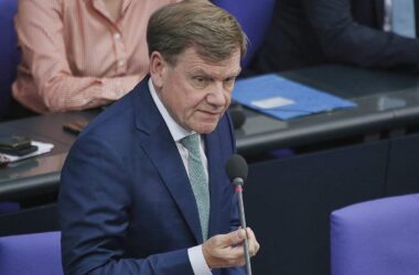 Wadephul: "Russland bedroht direkt unser Leben in Deutschland"