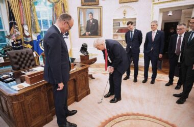 Merz schenkte Trump auch noch einen Golfschläger