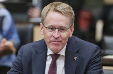 Günther und Röttgen sprechen sich für Wehrpflicht aus