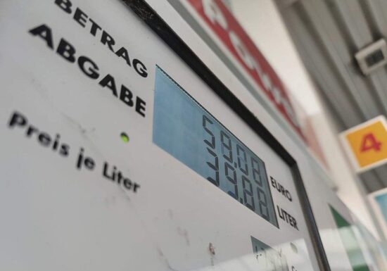 ADAC erwartet höhere Spritpreise und rät zum raschen Tanken