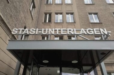 Voigt mahnt mehr Anerkennung für SED-Opfer an