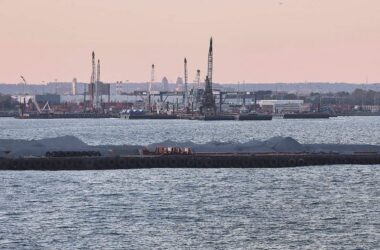 Haseloff befürchtet höheren CO2-Ausstoß bei Industrie-Abwanderung