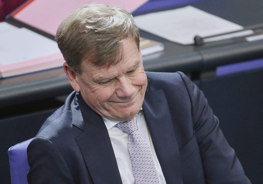 Stegner verteidigt Wadephul gegen Unions-Kritik