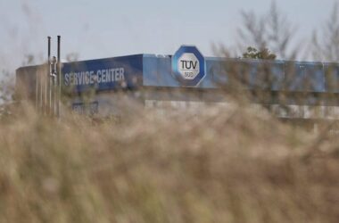 Verdi weitet Warnstreiks bei großen TÜVs aus