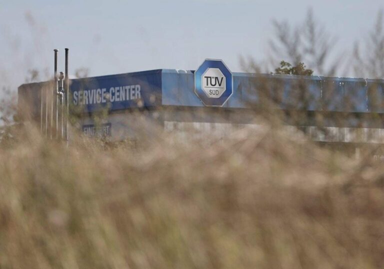 Verdi weitet Warnstreiks bei großen TÜVs aus