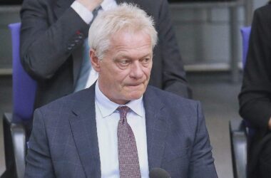 Rainer lässt Ausnahmen vom Mindestlohn weiter prüfen
