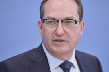 Asyl: Dobrindt will Notlagen-Klärung durch EuGH