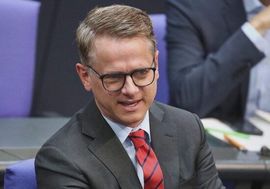 Linnemann drängt auf Stromsteuer-Senkung für private Haushalte