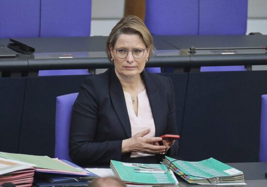 Justizministerin sieht Zurückweisungen an Grenzen skeptisch