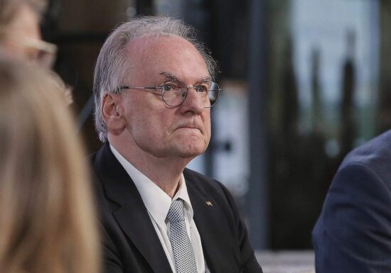Haseloff will bei AfD-Wahlsieg aus Sachsen-Anhalt auswandern