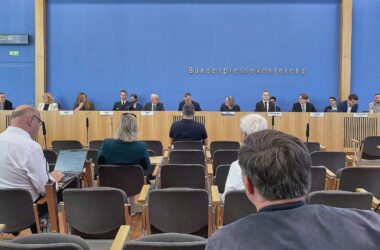 Bundesregierung strebt keine Atomwaffen an