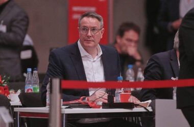 Schweitzer kritisiert CDU für Infragestellen der Stromsteuer-Pläne