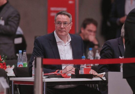 Schweitzer kritisiert CDU für Infragestellen der Stromsteuer-Pläne