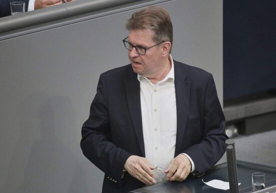 Bericht: Stegner soll wegen "Manifest" Platz im PKGr verlieren
