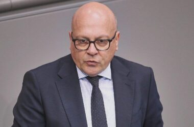 Throm warnt vor neuer Flüchtlingswelle