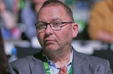 Werneke pocht auf Mindestlohnerhöhung auf 15 Euro