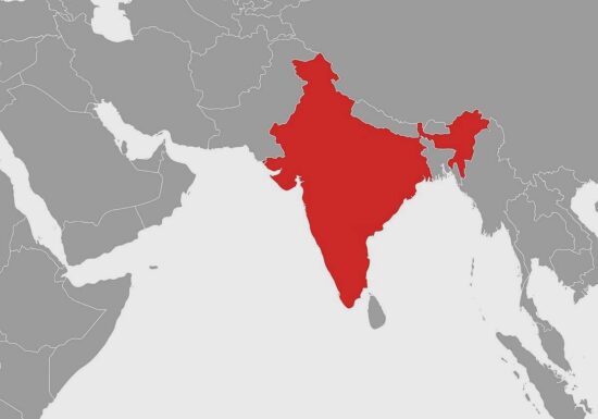 Berichte: Brite überlebt Flugzeugabsturz in Indien