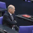 Scharfe Kritik an üppig besetztem Altkanzler-Büro für Scholz
