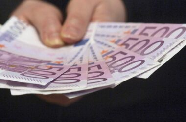Deutlich mehr Einkommensmillionäre in Deutschland