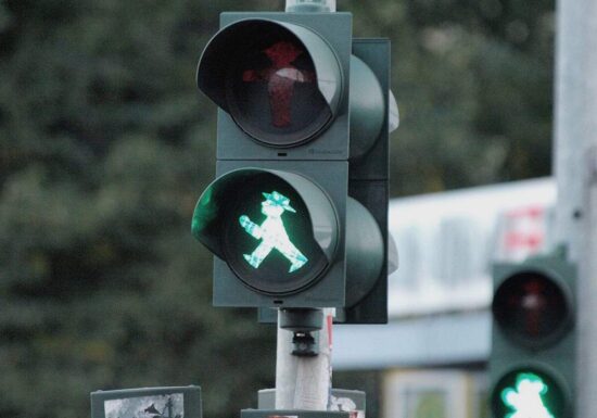 Rufe nach längeren Grünphasen für Fußgänger in Sachsen-Anhalt