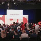 SPD setzt Parteitag fort - Debatte über AfD-Verbot im Fokus