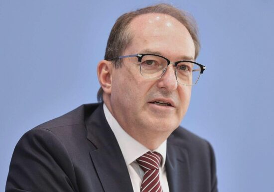 Dobrindt reist überraschend nach Israel