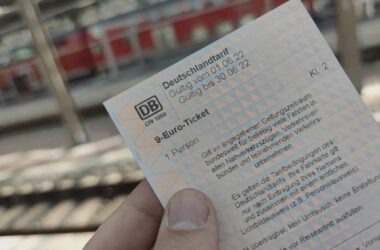 Linke fordert Rückkehr zu 9-Euro-Ticket