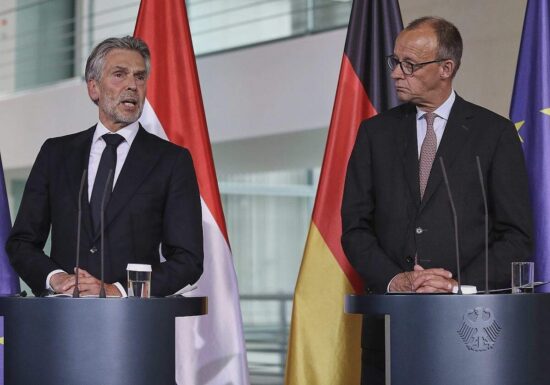 Merz und niederländischer Regierungschef beraten über Handel