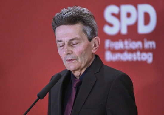 Mützenich leidet unter Kritik aus eigener Partei
