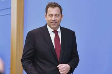 Klingbeil verteidigt Rekord-Neuverschuldung