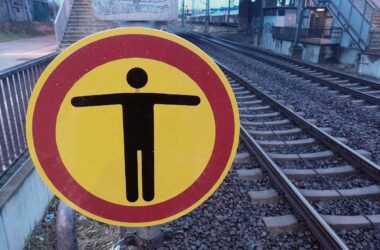 Unwetter legt Bahnverkehr zwischen Berlin und Hamburg lahm