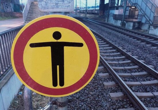 Unwetter legt Bahnverkehr zwischen Berlin und Hamburg lahm