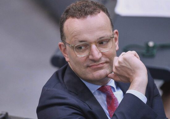 Spahn verlangt "europäischen nuklearen Schutzschirm"