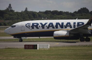 Ryanair-Maschine muss in Memmingen notlanden - Mehrere Verletzte