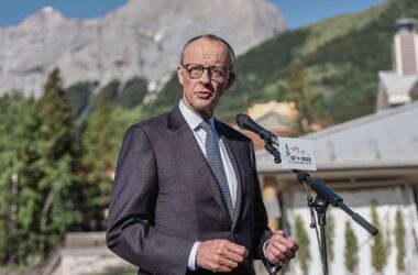 Merz weist Putins Vermittlerangebot für Nahen Osten zurück